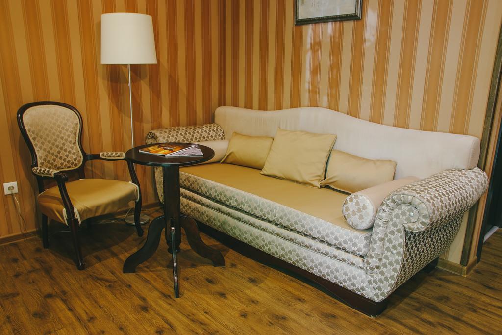 Royal Vera Boutique Hotel ティビリシ エクステリア 写真