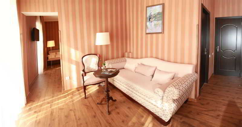 Royal Vera Boutique Hotel ティビリシ エクステリア 写真